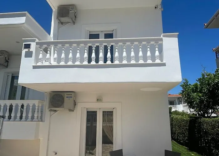 Luxury In - Orangerie Nyaraló *